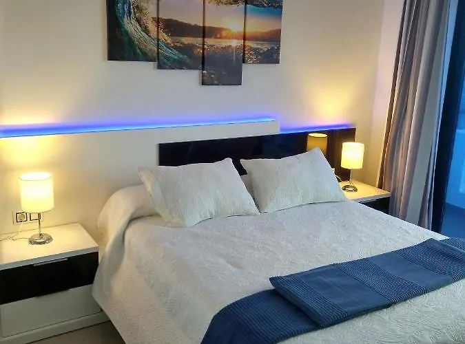 Ocean Front Apartment *